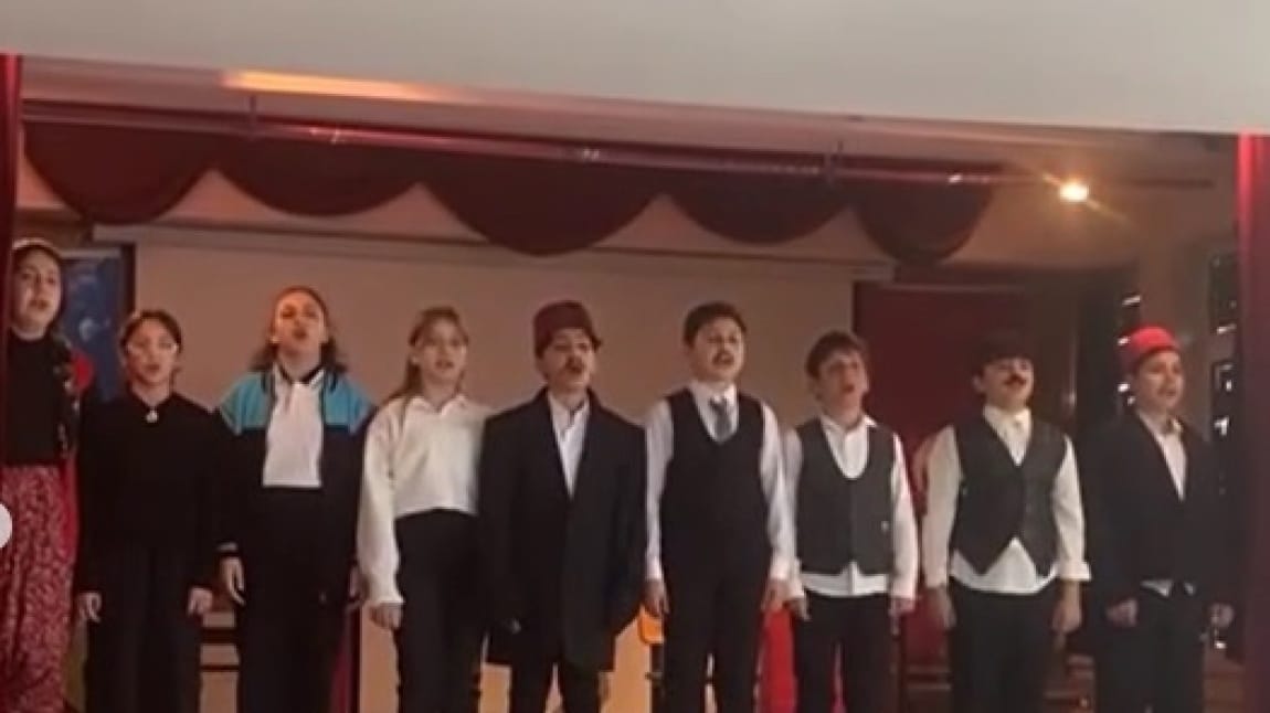 İstiklal Marşı'mızın kabulünün 104. yıl dönümü okulumuzda düzenlenen programla kutlandı.